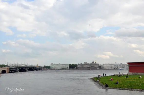On a background a left bank of Neva Protected at the left protected on the - фото 16