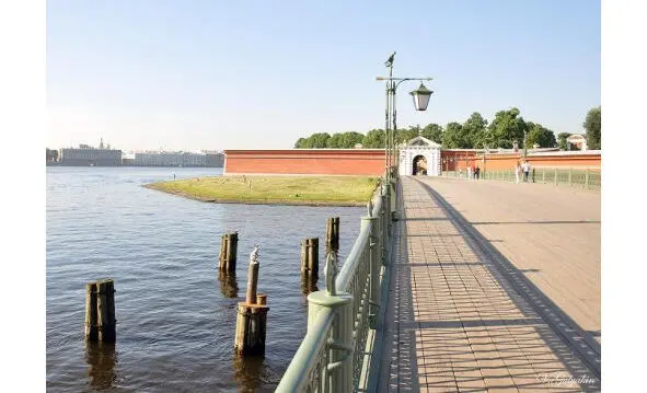 One more symbol of the city the hare who escaped from a flood The bridge is - фото 30