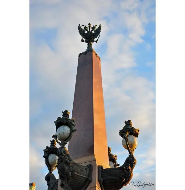 Lampposts and lamps of the bridge Here it our handsome Trinity Bridge - фото 5