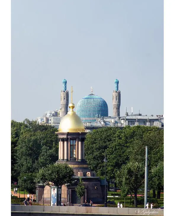 On a background a dome of the Tatar mosque View from the bridge from - фото 9