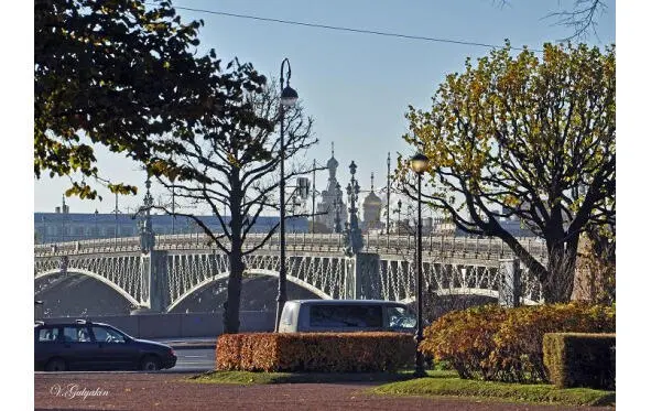 View of the Trinity Bridge from Trinity Square the right coast of Neva Lets - фото 3
