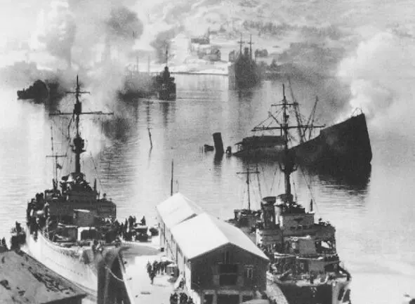 The harbor of the Norwegian city of Narvik after a battle with the German - фото 27
