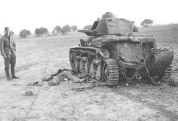 Of the battles of this period one should note the first major tank battle at - фото 32