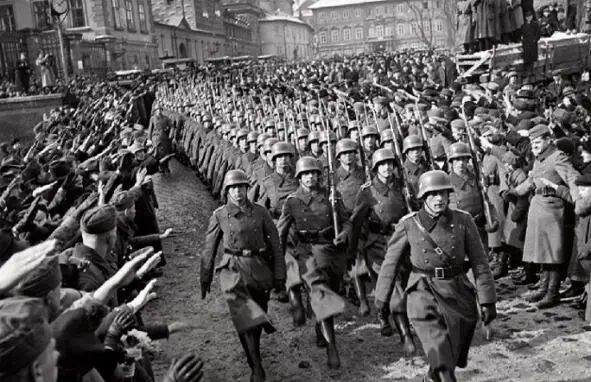 Parade of the German fascist troops in Prague 1939 Ethnic Germans of - фото 4