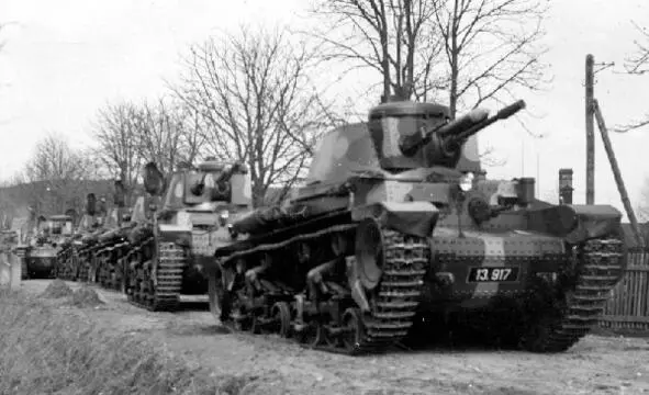 The trophy tanks of Czechoslovak production LT vz35 before shipment to - фото 6