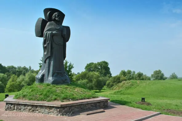 Памятник Кириллу Туровскому г Туров Беларусь За свои таланты он был - фото 8