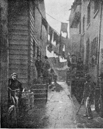 BANDITS ROOST What if I were to tell you that this alley and more tenement - фото 11