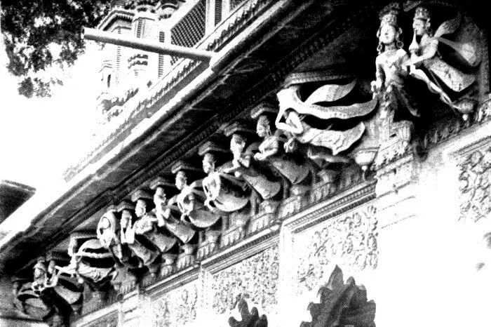 14 THE CELESTIAL FAIRIES APSARAS Sculpture on a modern Hindu Temple Benares - фото 7