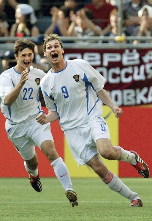 2002 год Вот так выглядит человек забивший гол на чемпионате мира Кубок - фото 25