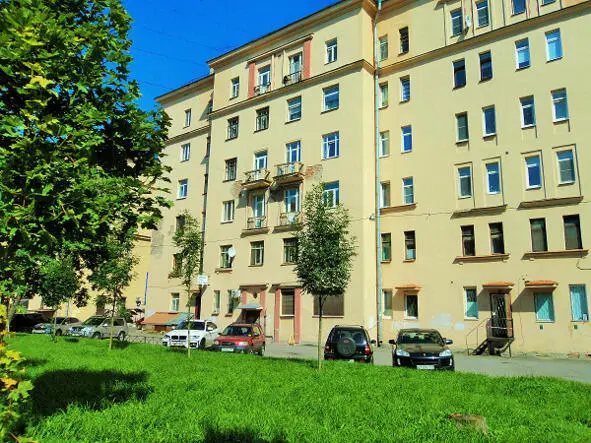 Двор Я почти 18 лет жил со своей семьёй в квартире на третьем этаже На фото - фото 14