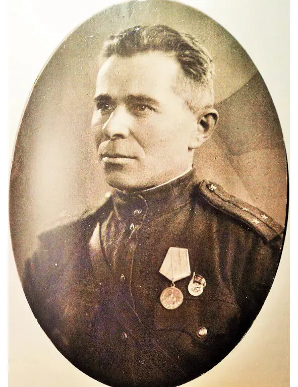 Фото 1943 г В апреле 1943 года под Псковом третье ранение На подступах к - фото 4