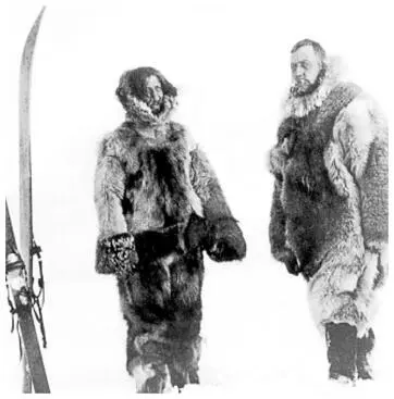 Фредерик Кук слева и Руал Амундсен в антарктической экспедиции Фото - фото 6