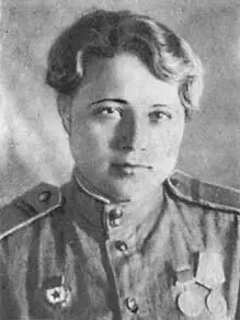 Лейтенант Бикбулатов Механикоружейник младший сержант Александра Чиркова - фото 11