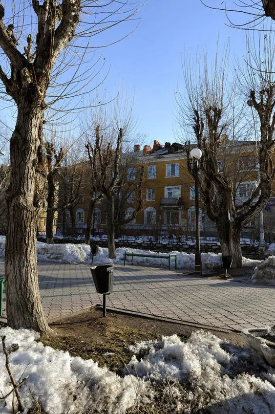Сцена первая У здания театра толпятся люди разного возраста стиля одежды но - фото 2