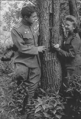 Николай и Светлана Щелоковы 1944 г Н А Щелоков с лучшими снайперами - фото 46