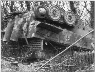 Тигр I номер 313 уничтоженный союзными войсками Нормандия лето 1943 - фото 93