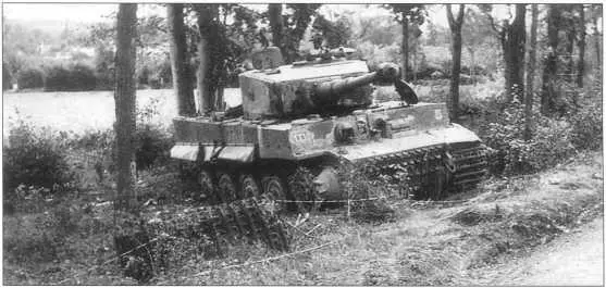 Тигр I за номером 334 подбитый британскими войсками 23 июня 1944 года - фото 202