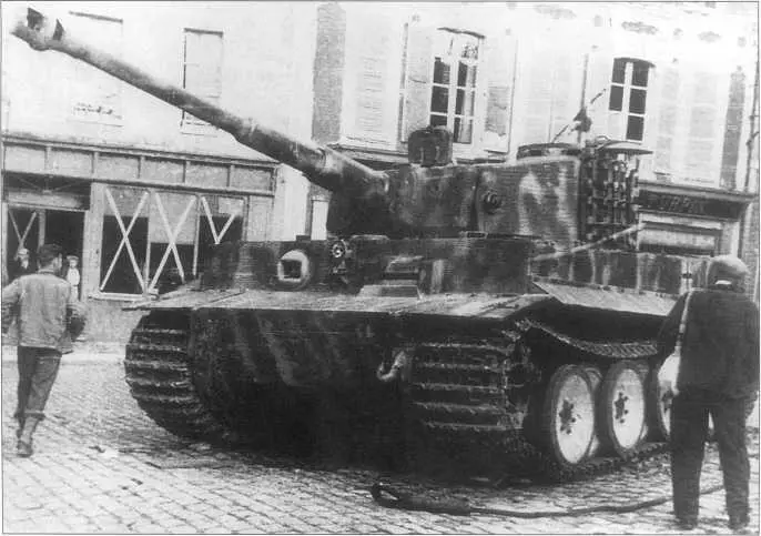 Германские тяжелые танки Тигр I во Франции Лето 1944 года - фото 205