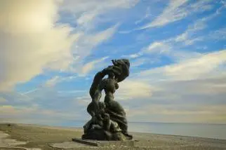 Тихон пояснил Ларисе Это сцена из трагедии Еврипида Медея Она - фото 5
