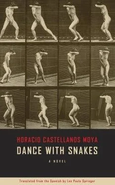 Horacio Castellanos Moya Dance With Snakes обложка книги