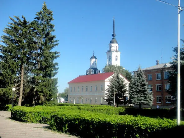 Воскресенский собор в Почепе фото 2015 года С виду город небольшой Над рекой - фото 10