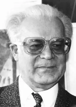 Выходит с Петербургом на свиданье Они несут той ночи торжество В ладонях - фото 6