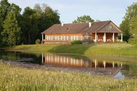 Всё ждёт красавицу весну Разламывая тишину Вдруг зажурчит струистой влагой - фото 80