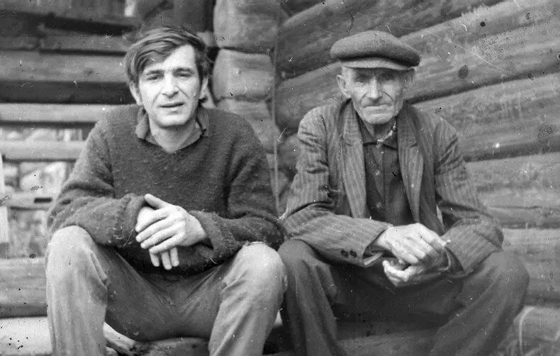 Эдуард Штейнберг и Петр Лебедев Погорелка Конец 1970х гг Фото М - фото 39