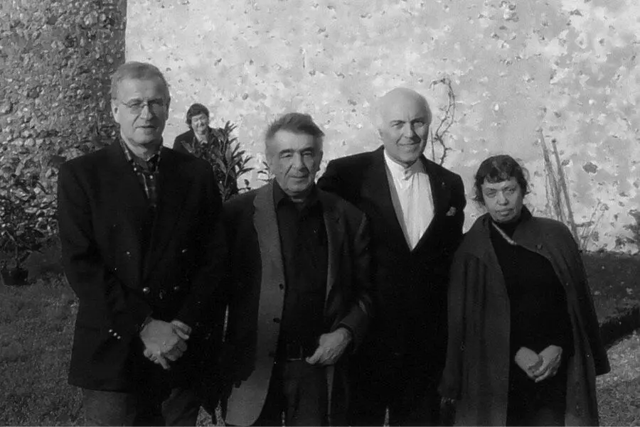 Юрий Коваленко Катя Барсак Эдуард Штейнберг Гуджи Галина Маневич На даче у - фото 68