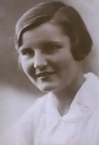 На фото 30101937 года 10класснице Лиде 16 лет пора бы уже точно - фото 6