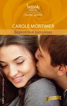 Carole Mortimer Beprotiškai įsimylėjęs обложка книги