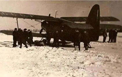 The AN2 plane in airfield Aramil for group of rescuers V Brusnitsins photo - фото 10