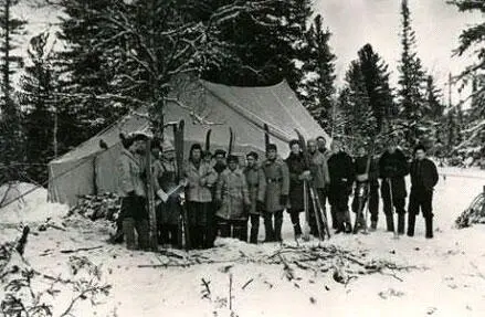 Participants of the search at the army tent From left to right Karelin - фото 30
