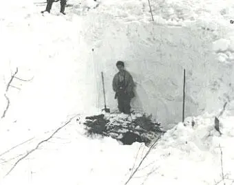 Flooring excavation in a stream hollow BE Suvorov is standing by the - фото 43