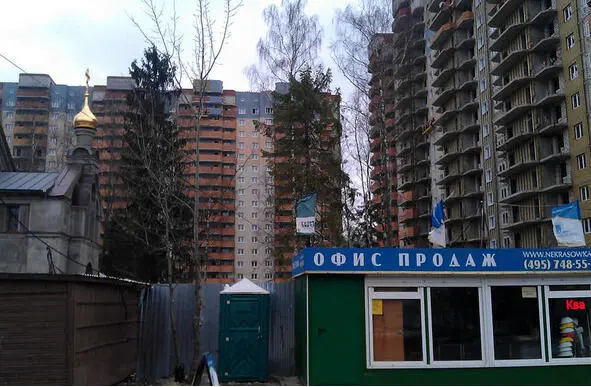КАЖДЫЙ ДЕНЬ СТАРУШКИ БЛЕДНЫЕ НАЕЗЖАЮТ В ГОСТИ К НАМ И БЕРУТ ЛАЧУЖКИ БЕДНЫЕ - фото 20