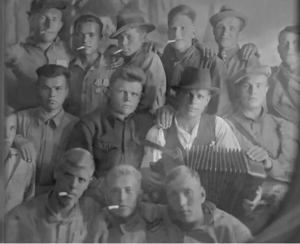 В конце февраля 1945 года дед Хасян проживавший по адресу г Ленинград улица - фото 5