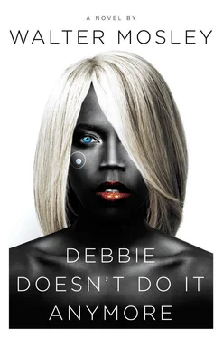 Walter Mosley Debbie Doesn't Do It Anymore обложка книги