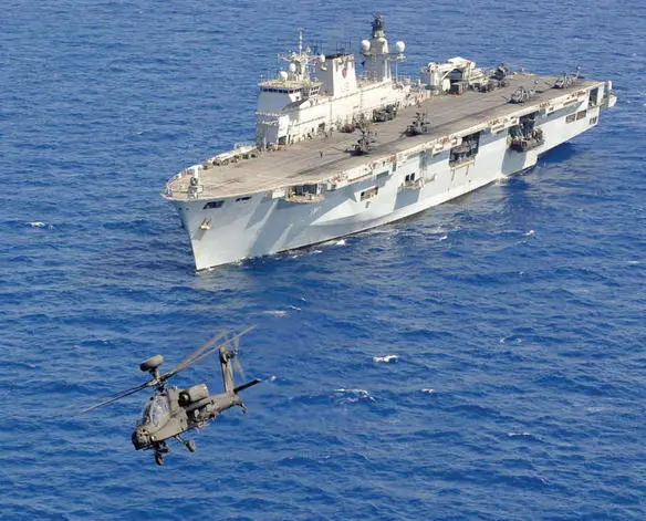 An Apache departs HMS Ocean on a training sortie Summer 2011 Published by - фото 28