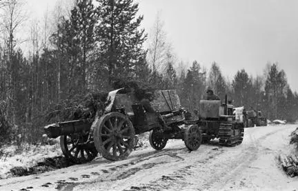 Heavy artillery on a narrow and slippery road Juustjärvi October 21 1941 - фото 12