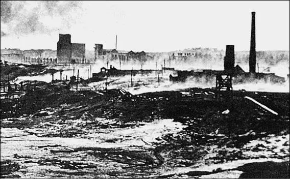 Разрушенный Смоленск Осень 1941 г В период с 7 августа по 2 октября 1943 г - фото 8