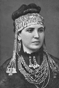 Fig 12Sophia Engastromenos in the Great Diadem from the Priam treasure - фото 12