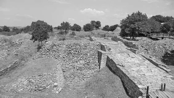 Fig 14The Southwest Scaean gate where Schliemann excavated the Priam - фото 14