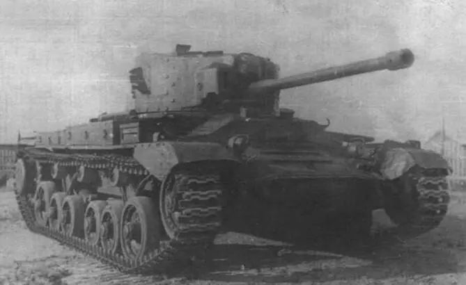 Пехотные танки Mk III на НИБТПолигоне в Кубинке Вверху Valentine IX внизу - фото 17