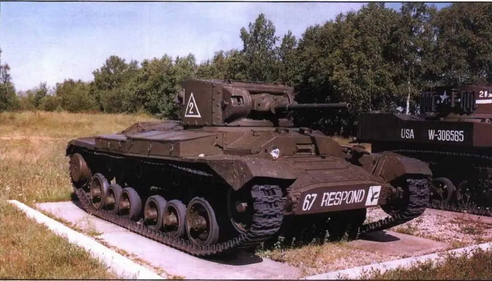 Пехотный танк Valentine II находится на открытой площадке Военноисторического - фото 60