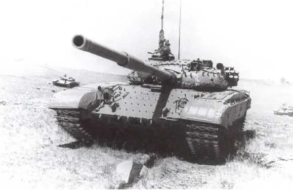 Т72Б1 на тактических занятиях На машине установлены бонки для крепления - фото 159