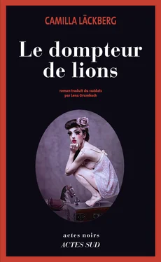 Camilla Läckberg Le Dompteur de lions обложка книги