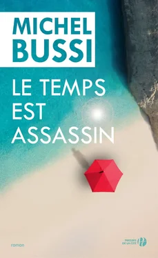 Michel Bussi Le Temps est assassin обложка книги