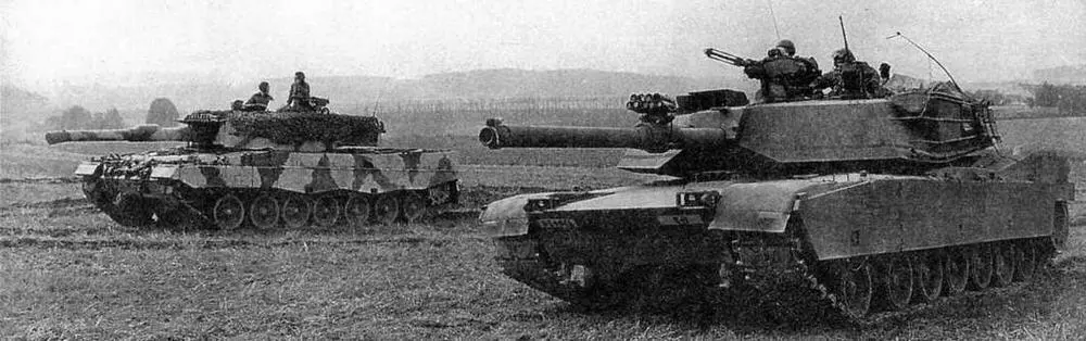 Танк M1 армии США и Леопард2 бундесвера слева на учениях в Германии 1984 - фото 23