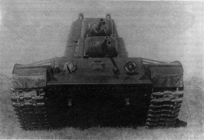 Танк СМК на полигонных испытаниях Август 1939 года Хорошо видны форма траков - фото 4