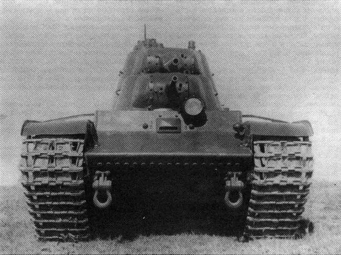 Танк Т100 на полигонных испытаниях Вверху вид спереди внизу вид с - фото 9